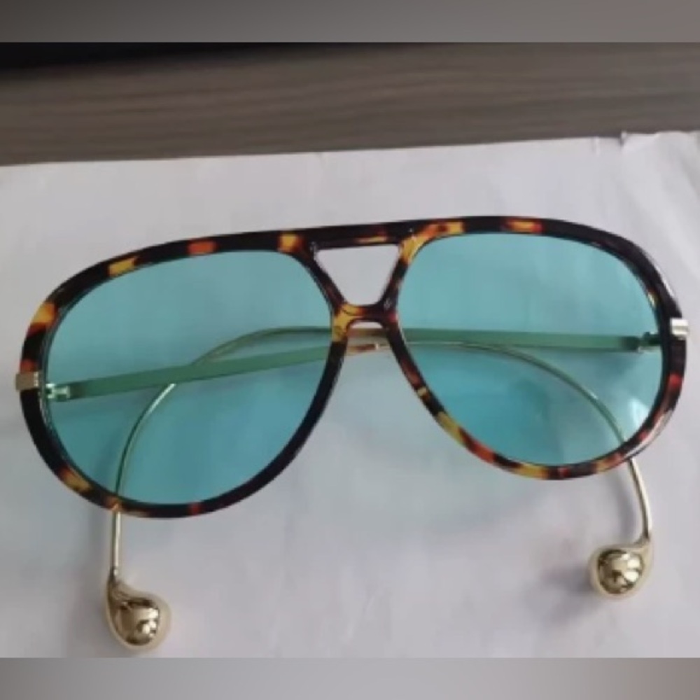Aviator Sunglasses with Tortoise Frame and Blue Lenses